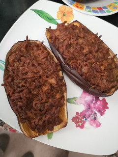 Una foto de Berenjenas rellenas de carne de ternera con cúrcuma