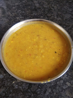 ढाबा स्टाइल तड़के वाली दाल (Dhaba style tadke wali dal recipe in Hindi) रेसिपी मुख्य फोटो
