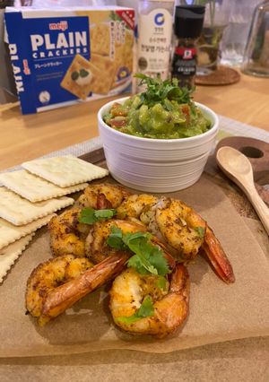 รูปของ กุ้งคาจันกับกัวคามัวเอ (Cajun Shrimp with Guacamole)