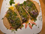 Una foto de chile relleno de queso panela