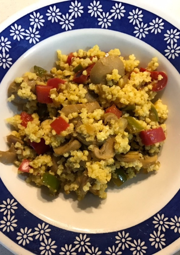 Una foto de Mijo 🌽 con verduras 🌶🍄