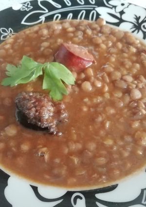 Foto principal de Lentejas con chorizo y morcilla