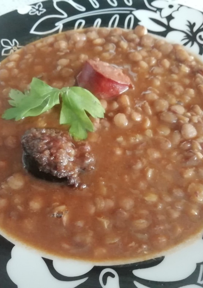 Una foto de Lentejas con chorizo y morcilla
