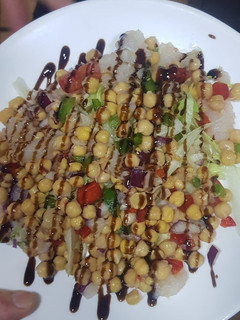 Una foto de Ensalada de garbanzos con bacalao
