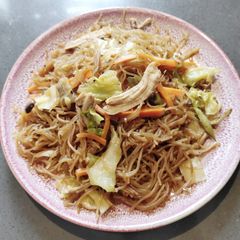 A picture of Pansit.