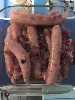 Una foto de Salchichas frescas al vino