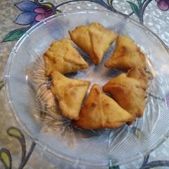 A picture of Mini Samosa with Moong Daal.