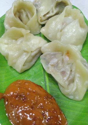 મોમોઝ(Momos Recipe in Gujarati) રેસીપી મુખ્ય ફોટો