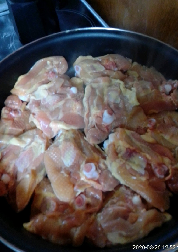 Una foto de Pollo con ciruelas