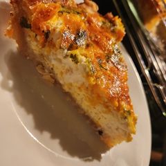 A picture of Easy 3 cheese quiche.
