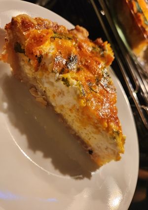 A picture of Easy 3 cheese quiche.