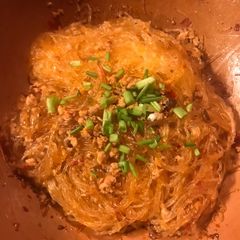 A picture of Sauteed Vermicelli with Ground pork (螞蟻上樹).