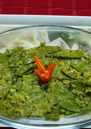 A picture of Tel Shim/ Broadbeans in mustard paste.