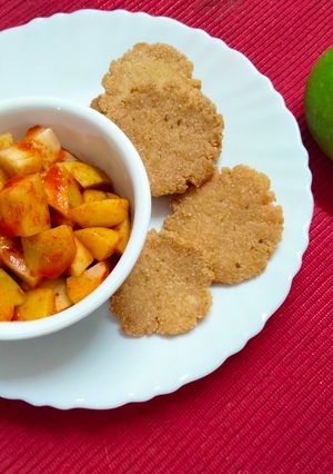 A picture of Hing wala Mango pickle (without oil).