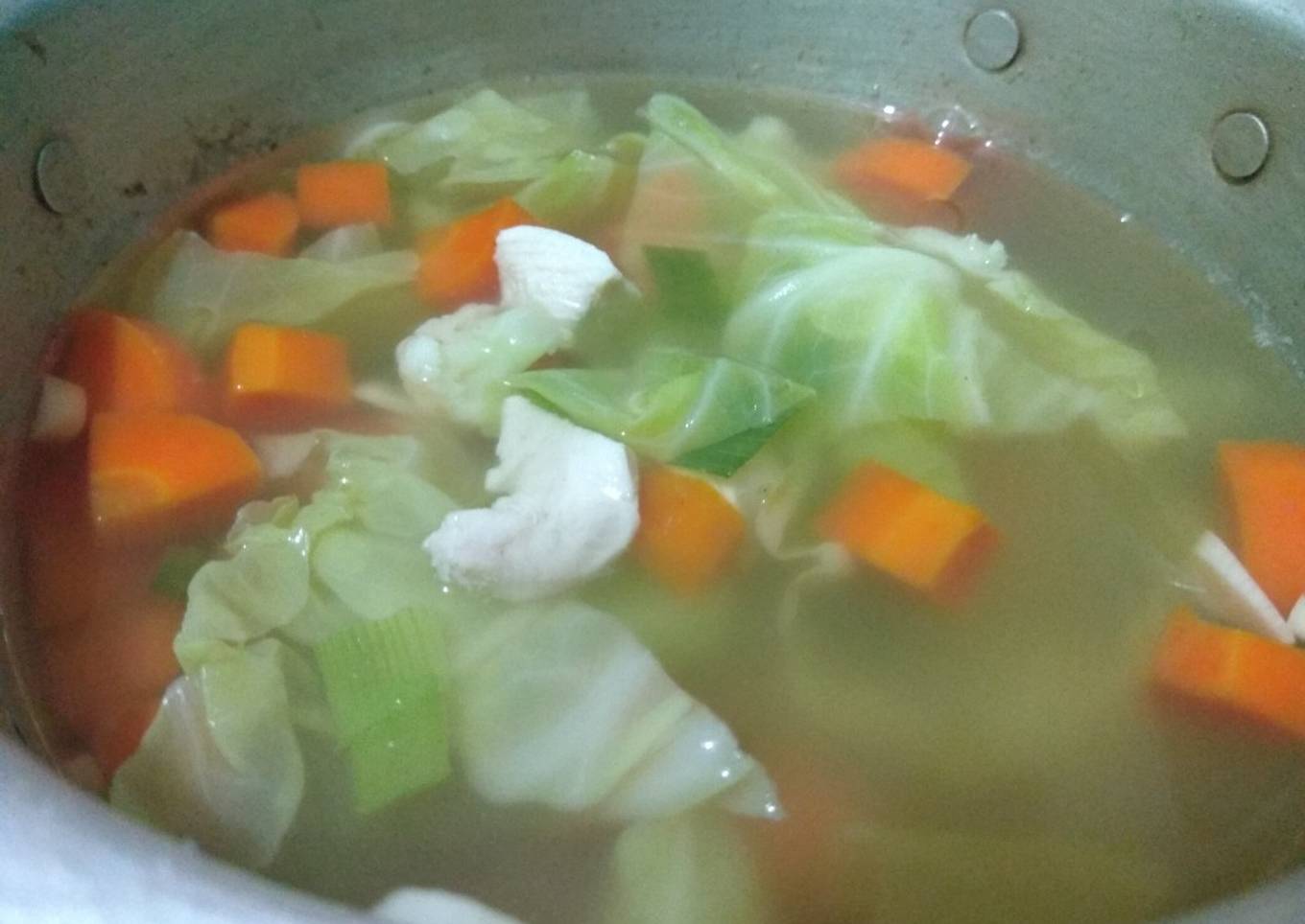 Sup putih kaldu ayam