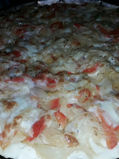 Una foto de Pizza de cebollas y morrones, para celíacos con masa de Chipa