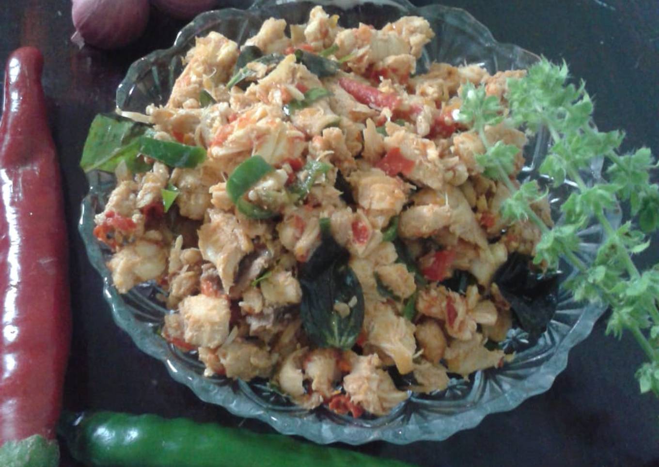 Tuna suwir rica rica