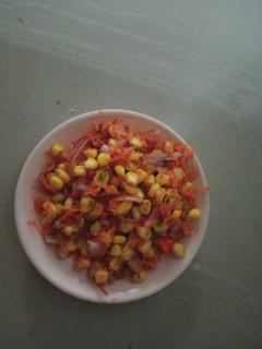 ஸ்வீட் கார்ன் சாலட் (Sweet corn salad recipe in tamil) செய்முறை முக்கிய புகைப்படம்