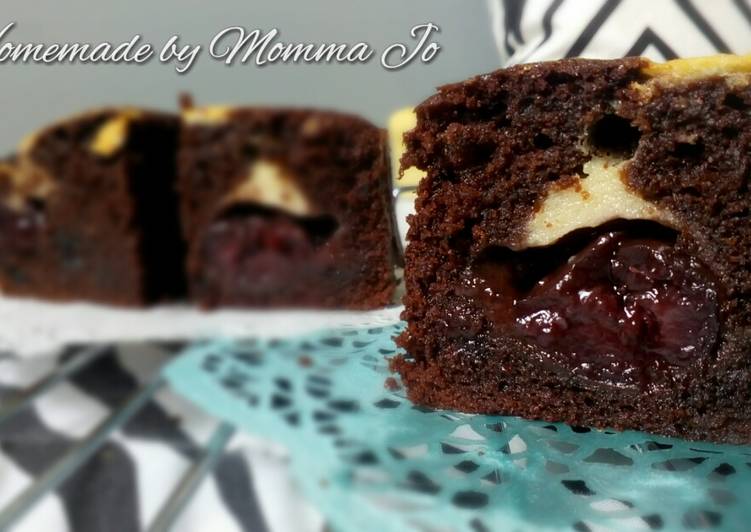 Cara Gampang Membuat Black forest cheesecake brownie yang Bikin Ngiler
