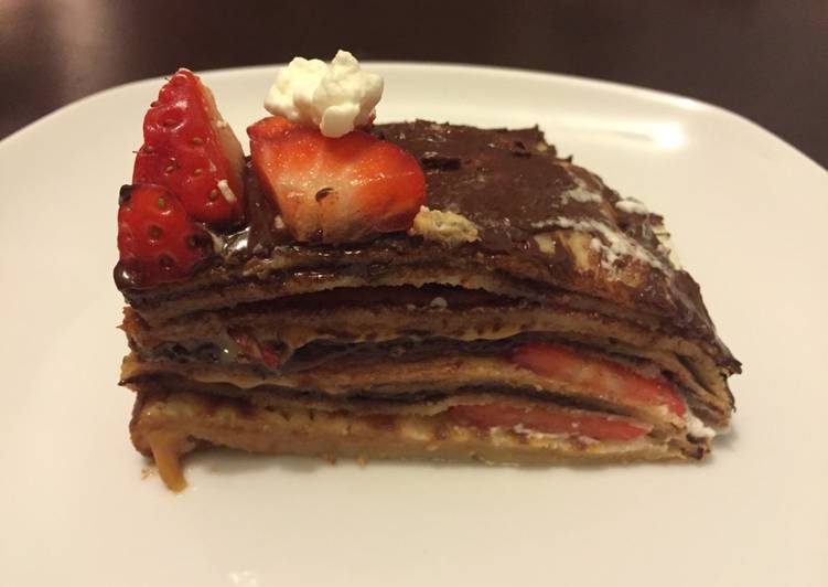 Tarta de crepes rellena de fresas 😍