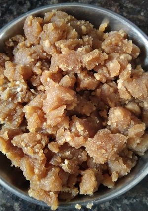 आटे का हलवा (aate ka halwa recipe in Hindi) रेसिपी मुख्य फोटो