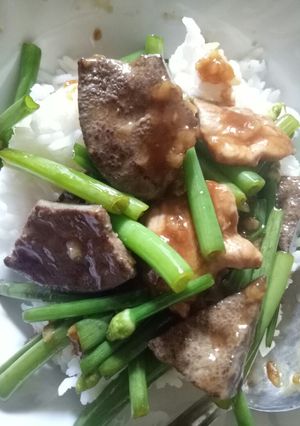 รูปของ ผัดดอกหอมตับหมู+หมู