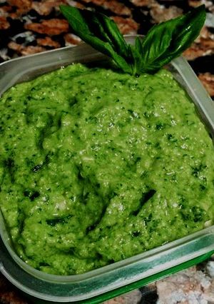 Una foto de Salsa pesto