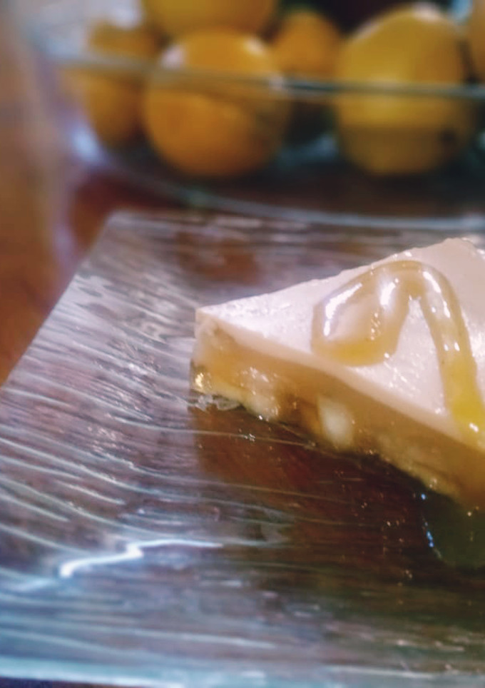 Una foto de Riquísimo postre de gelatina y crema