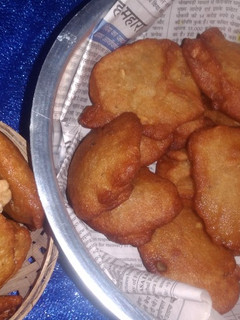 आटे के गुलगुले (aate ke gulgule recipe in hindi) रेसिपी मुख्य फोटो