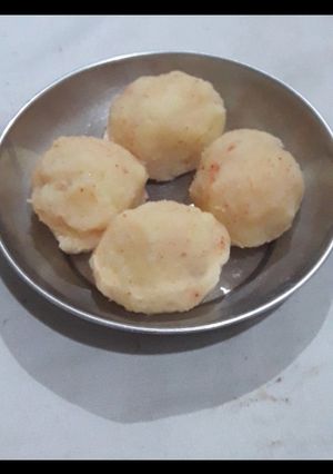 व्रत वाले आलू के लड्डू (vrat wale aloo ke ladoo recipe in Hindi) रेसिपी मुख्य फोटो