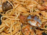 Espaguetis con gambas y almejas🍝