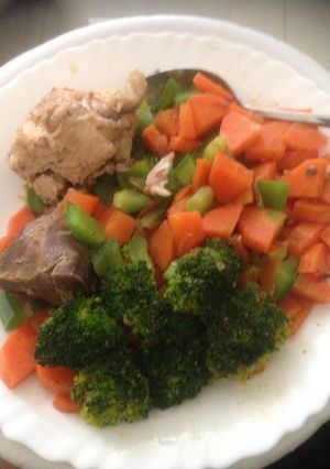 A picture of Vegetables and chicken.