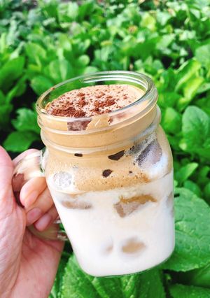 Hình của món Dalgona Latte (cà phê bọt biển kiểu Hàn).