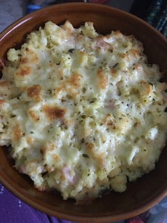 Foto principal de Pastel de patatas con jamón y queso gratinado