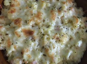 Foto principal de Pastel de patatas con jamón y queso gratinado