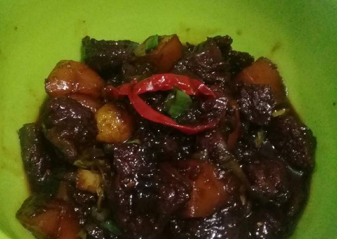 Semur daging kentang simpel