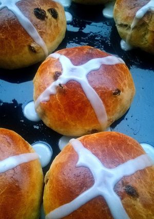 A picture of Hot Cross Buns.