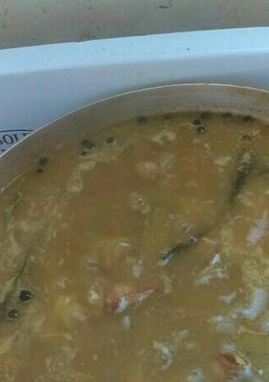 Una foto de Sancocho con arroz blanco Dominicano