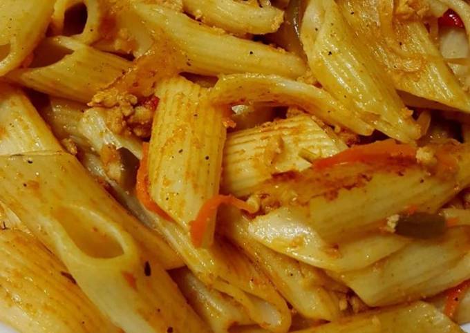 Recipe of Speedy Chicken qeema and Vegetable Pasta