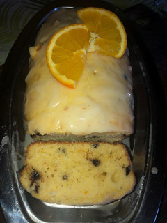 Una foto de Súper budín de naranja y chispas de chocolate😋