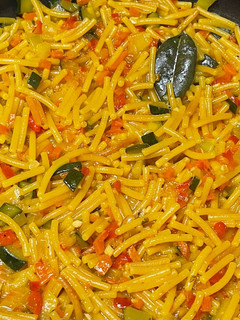Una foto de Fideuá de Verduras