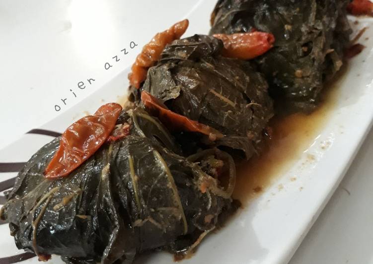 Langkah Mudah untuk Bikin Buntil Daun Singkong, Lezat Sekali