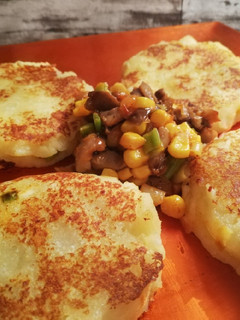 Una foto de Tortitas de patatas rellenas