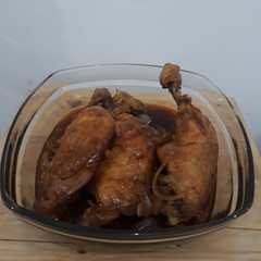 A picture of Ayam Kecap Bawang Bombay.