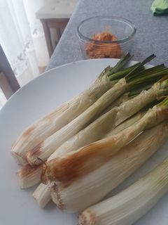 Una foto de Calçots al horno