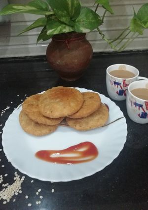 A picture of Walnut & Moong stuffed Kachori.
