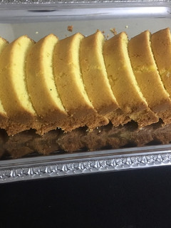 A picture of Lemon tea cake.
