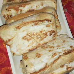 A picture of French Toast.