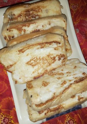 A picture of French Toast.