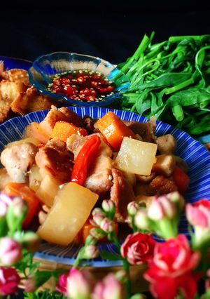 Hình của món Ba rọi kho tá lả.